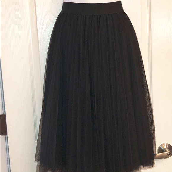 BLACK TULLE SKIRT - Picture 2 of 6